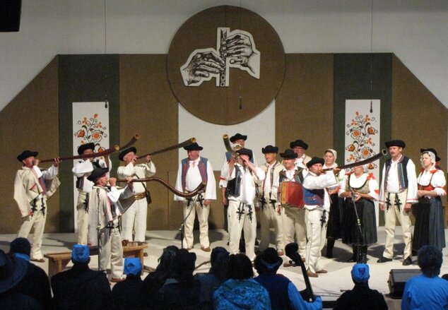 Folklórna skupina Hájiček z Chrenovca - Brusna v plnej paráde